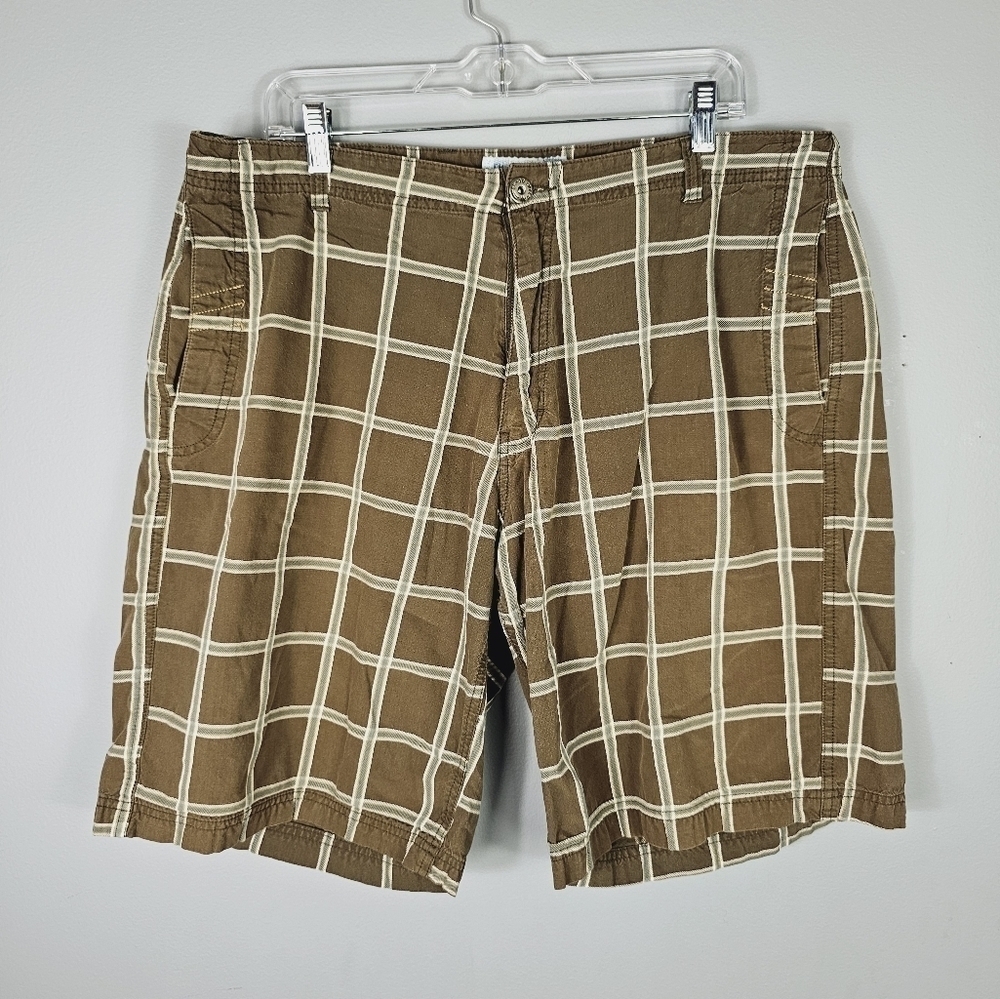 EK Go-Green Plaid Men's Shorts Size: 38